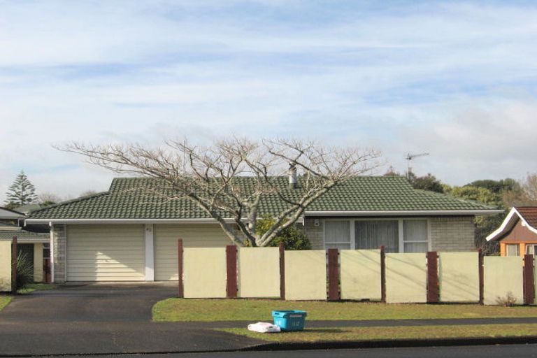 Photo of property in 42 Ray Small Drive, Pahurehure, Papakura, 2113