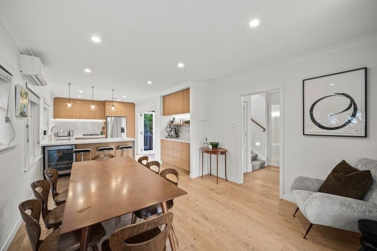 Photo of property in 4 Humariri Street, Point Chevalier, Auckland, 1022