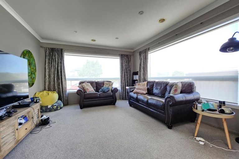 Photo of property in 66 Aotea Drive, Aotea, Porirua, 5024