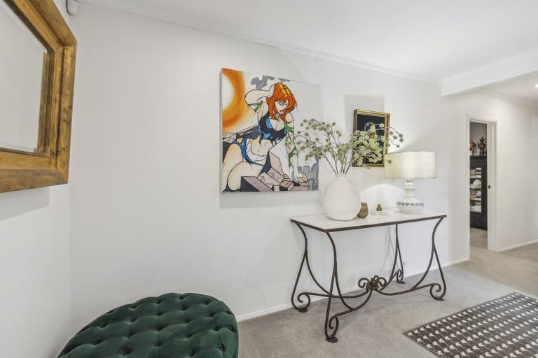 Photo of property in 9 Seymour Road, Mellons Bay, Auckland, 2014