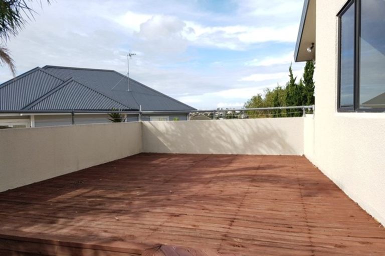 Photo of property in 2/93 Sunnybrae Road, Hillcrest, Auckland, 0627