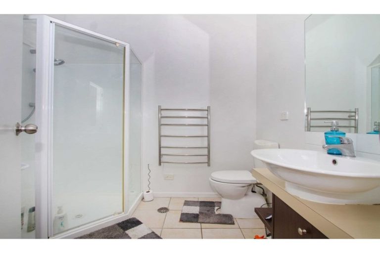 Photo of property in 3/206 Manuka Road, Bayview, Auckland, 0629