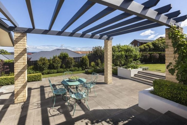 Photo of property in 25 Highcrest Heights, Westmorland, Christchurch, 8025