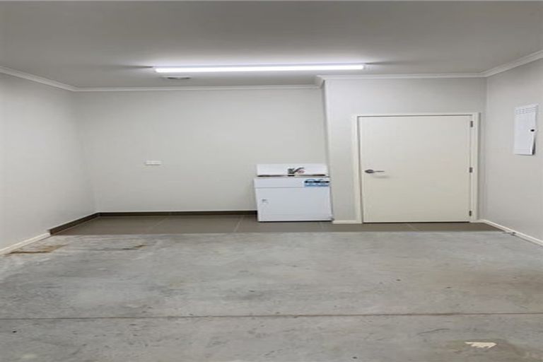 Photo of property in 10 Vincent Lane, Hobsonville, Auckland, 0616