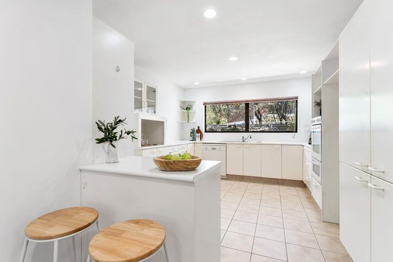 Photo of property in 42 The Circle, Manly, Whangaparaoa, 0930