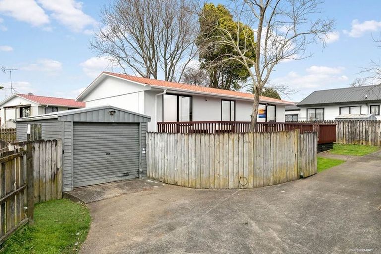 Photo of property in 2/26 Nearco Street, Randwick Park, Auckland, 2105
