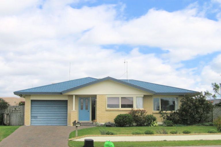 Photo of property in 88 Dalton Drive, Papamoa Beach, Papamoa, 3118