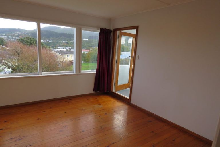 Photo of property in 34 Roberts Street, Tawa, Wellington, 5028