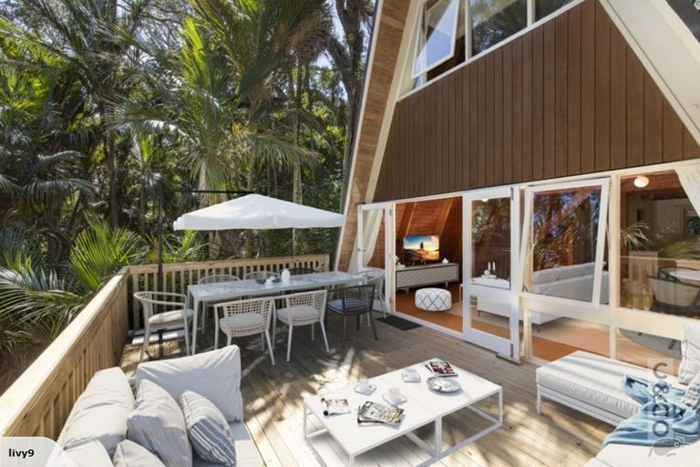 Photo of property in 123 Motutara Road, Muriwai, Waimauku, 0881