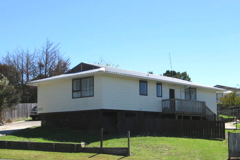 Photo of property in 80 Oreil Avenue, West Harbour, Auckland, 0618