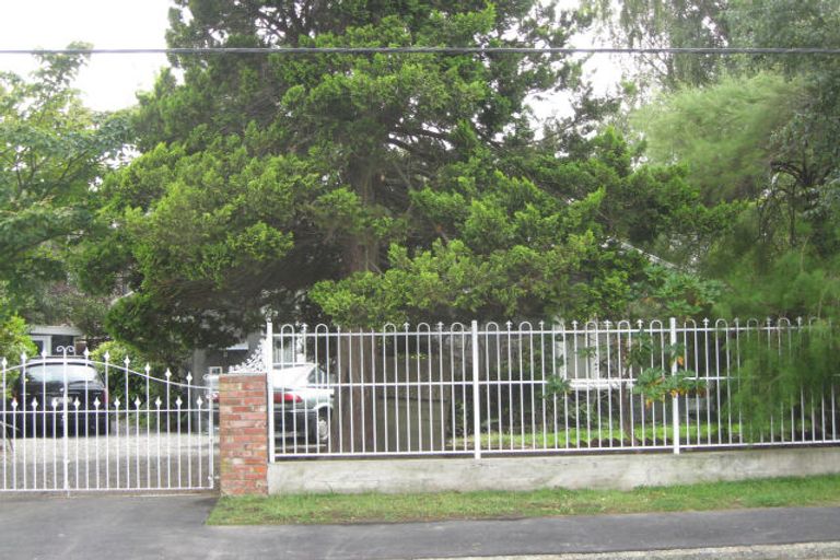 Photo of property in 131 Mcfaddens Road, St Albans, Christchurch, 8052