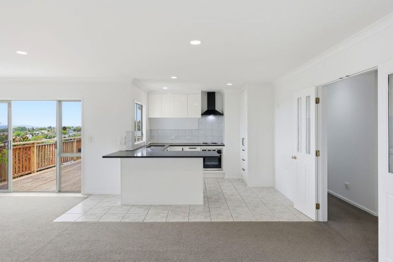 Photo of property in 17a Cherry Tree Place, Massey, Auckland, 0614