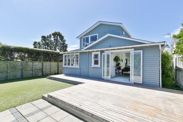 Photo of property in 44 Mortimer Terrace, Aro Valley, Wellington, 6021