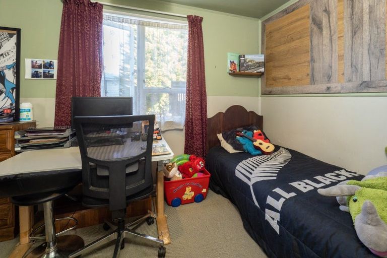 Photo of property in 81 Mcmurdo Street, Tinwald, Ashburton, 7700