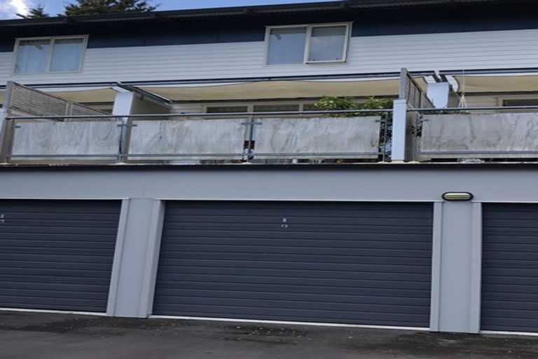 Photo of property in 2f/20 Ian Marwick Place, Birkenhead, Auckland, 0626