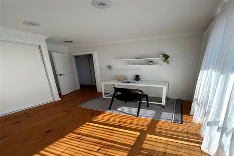 Photo of property in 3 Salas Place, Howick, Auckland, 2010