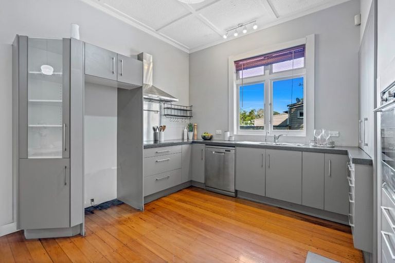 Photo of property in 6 Parahaki Street, Regent, Whangarei, 0112