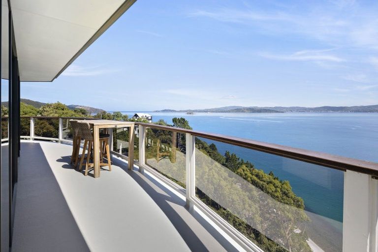 Photo of property in 55 Ferry Road, Days Bay, Lower Hutt, 5013