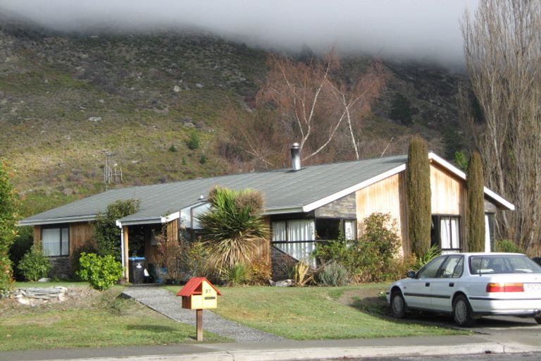 Photo of property in 37 Kawarau Place, Frankton, Queenstown, 9300