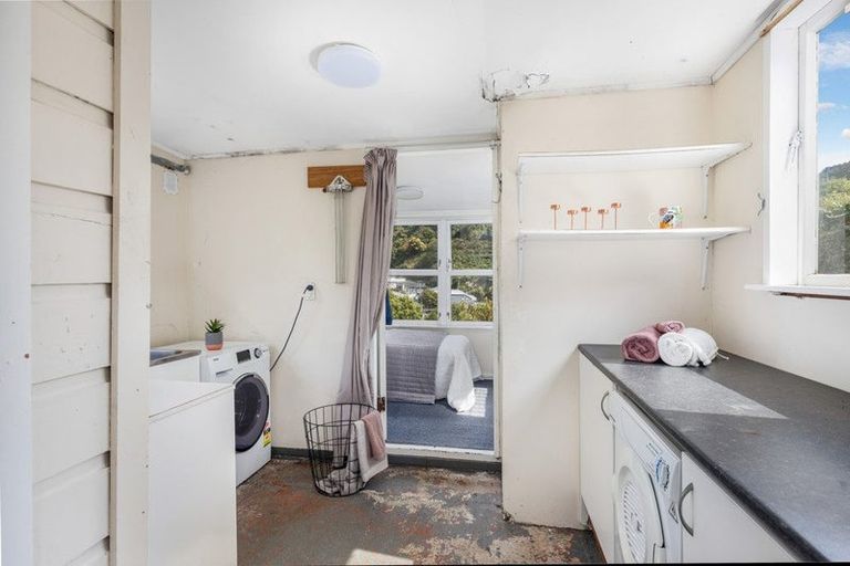 Photo of property in 34 Mckinley Crescent, Brooklyn, Wellington, 6021