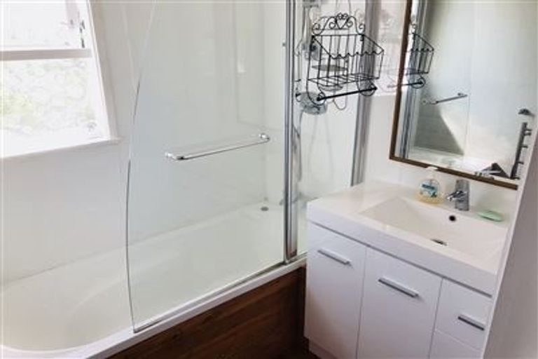 Photo of property in 72 Sycamore Drive, Sunnynook, Auckland, 0620