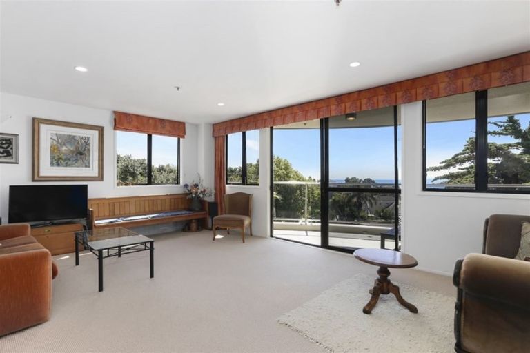 Photo of property in 3a/5 The Promenade, Takapuna, Auckland, 0622