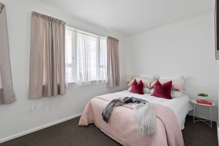 Photo of property in 70-72 Waihemo Street, Waitangirua, Porirua, 5024
