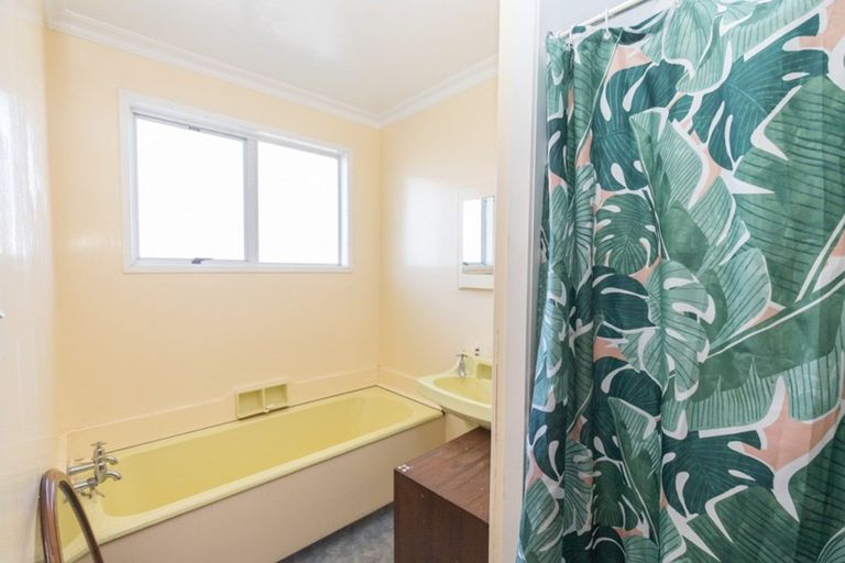 Photo of property in 106 Pipiroa Road, Ngatea, 3503