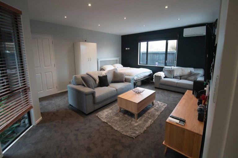 Photo of property in 69 Waitikiri Drive, Parklands, Christchurch, 8083