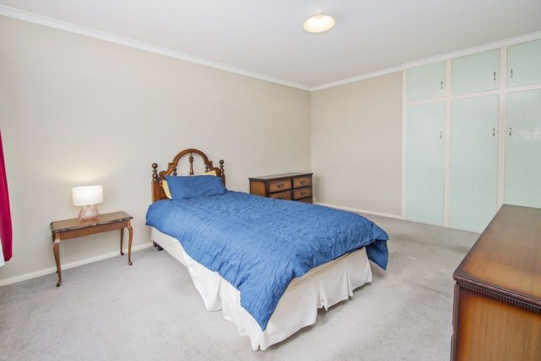 Photo of property in 2/7 Curletts Road, Sockburn, Christchurch, 8042