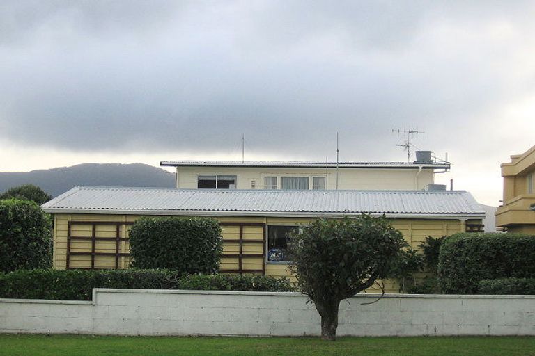 Photo of property in 131 Manly Street, Paraparaumu Beach, Paraparaumu, 5032