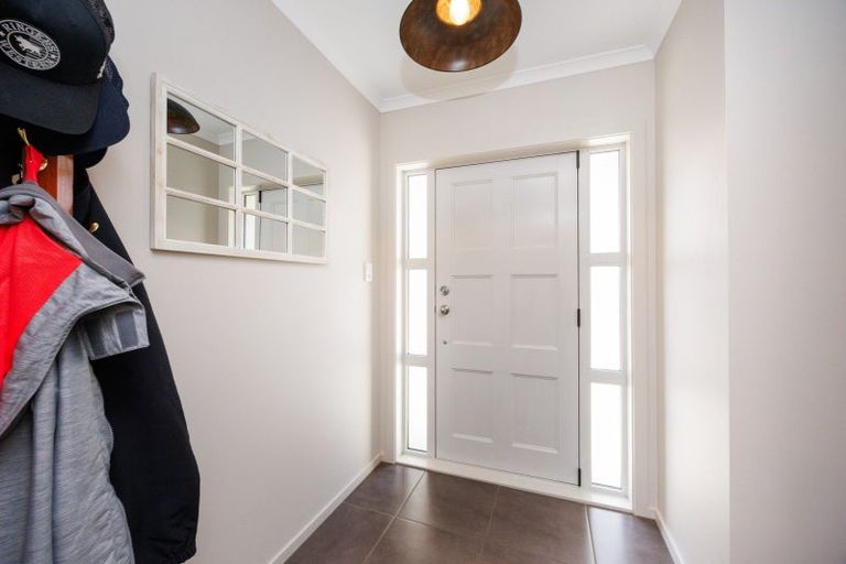 Photo of property in 9 Lorenzo Place, Kelvin Grove, Palmerston North, 4414