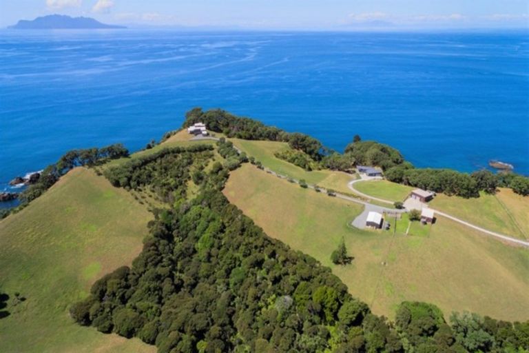 Photo of property in 100 Omaha Block Access Road, Leigh, 0985