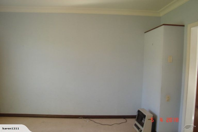 Photo of property in 89 Queenwood Road, Levin, 5510