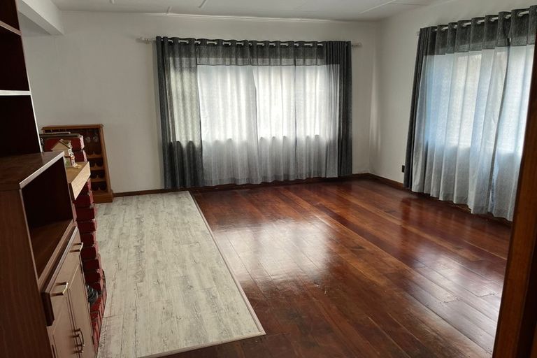 Photo of property in 129 Golf Road, Titirangi, Auckland, 0600