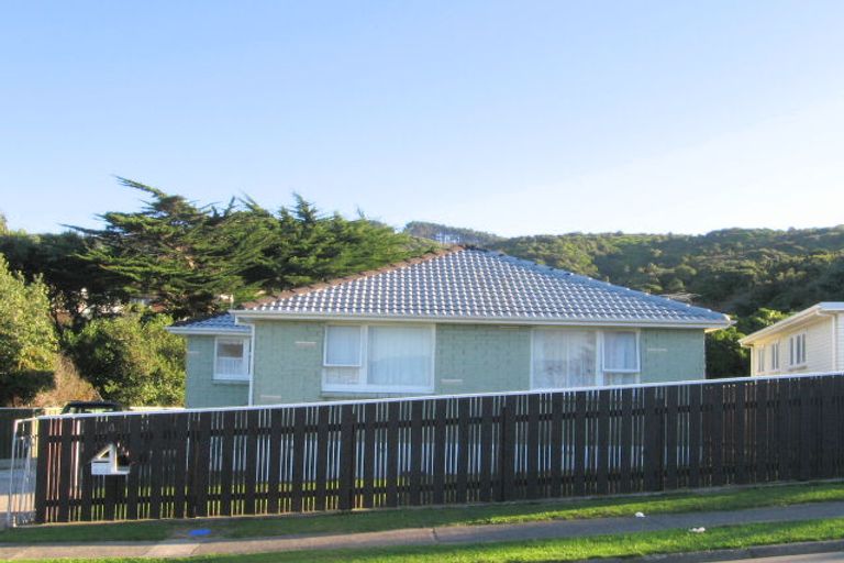Photo of property in 4 Takapuwahia Drive, Takapuwahia, Porirua, 5022