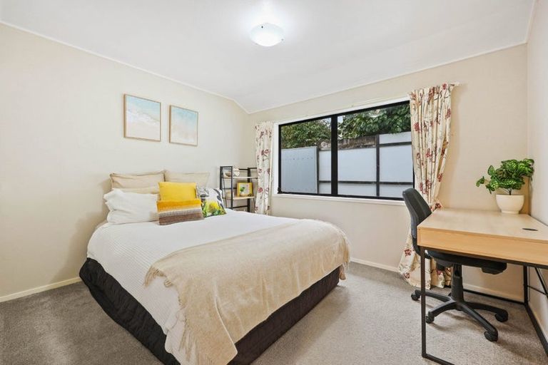 Photo of property in 47 Loloma Drive, Half Moon Bay, Auckland, 2012