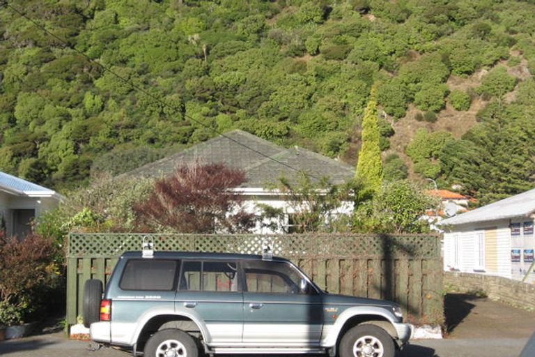 Photo of property in 75 Oroua Street, Eastbourne, Lower Hutt, 5013