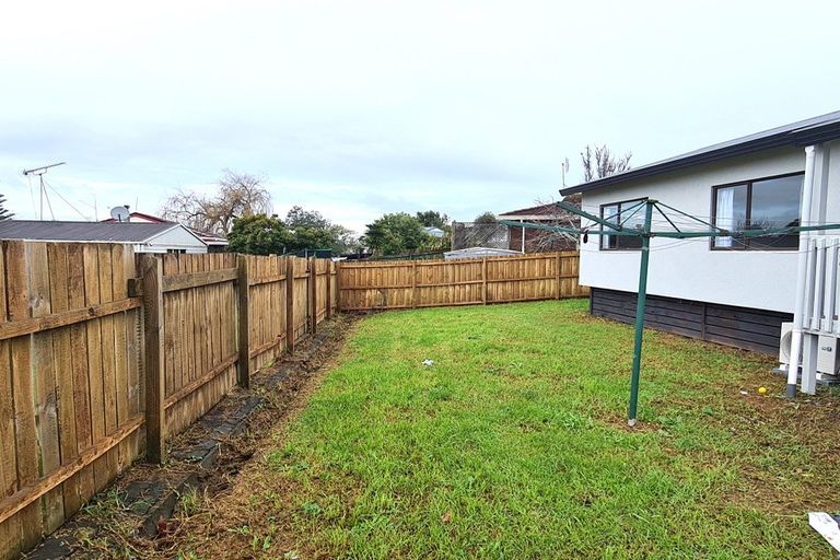 Photo of property in 16 Southview Place, Wattle Downs, Auckland, 2102