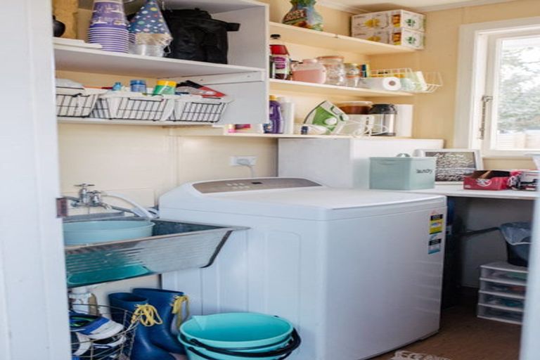 Photo of property in 15 Tasman Street, Havelock North, 4130