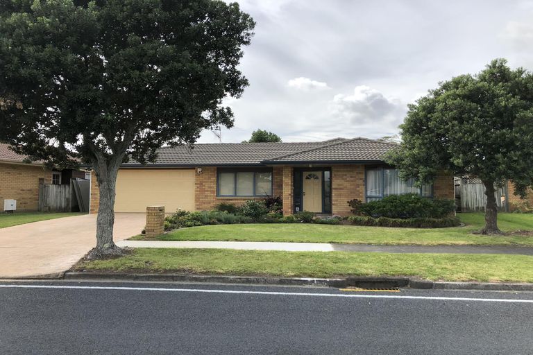 Photo of property in 35 Huntington Drive, Huntington Park, Auckland, 2013