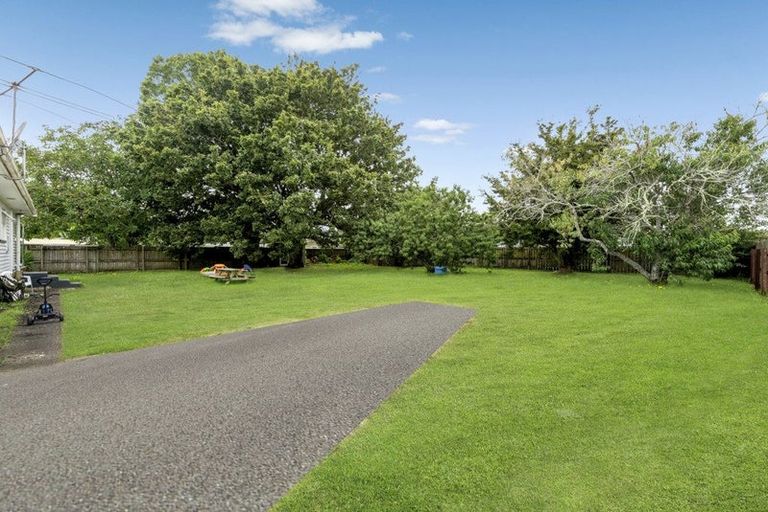 Photo of property in 15 Kerry Place, Papakura, 2110