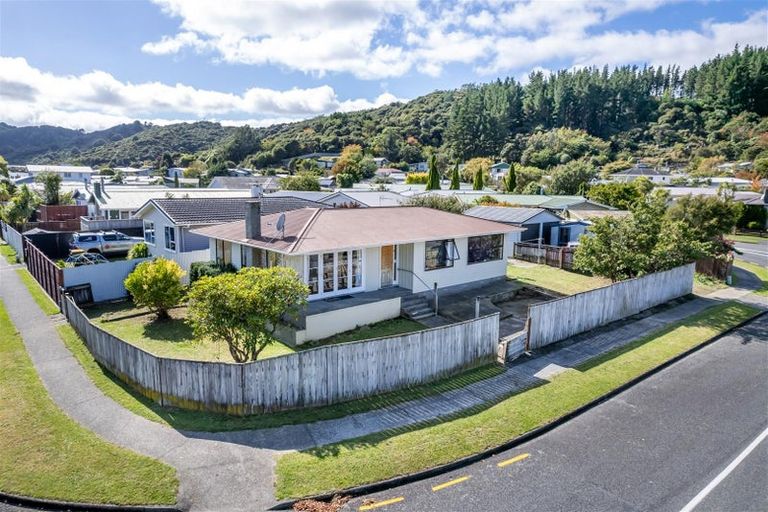 Photo of property in 8 Meremere Street, Wainuiomata, Lower Hutt, 5014