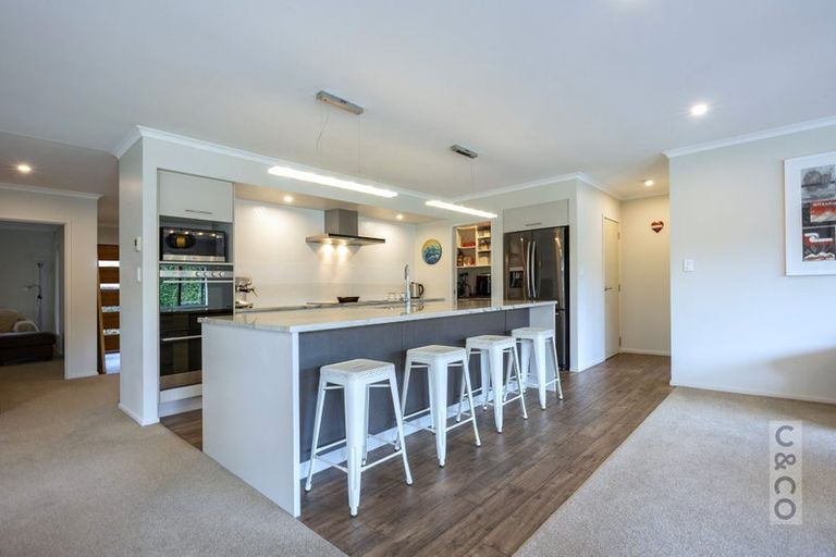 Photo of property in 10 Pohutukawa Parade, Riverhead, 0820