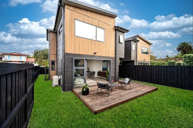 Photo of property in 8 Clovelly Road, Bucklands Beach, Auckland, 2012