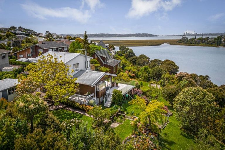 Photo of property in 143 West Harbour Drive, West Harbour, Auckland, 0618