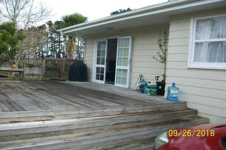 Photo of property in 6 Thomas Avenue, Te Atatu Peninsula, Auckland, 0610