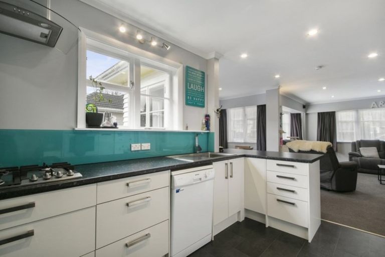 Photo of property in 3 Poole Crescent, Wainuiomata, Lower Hutt, 5014