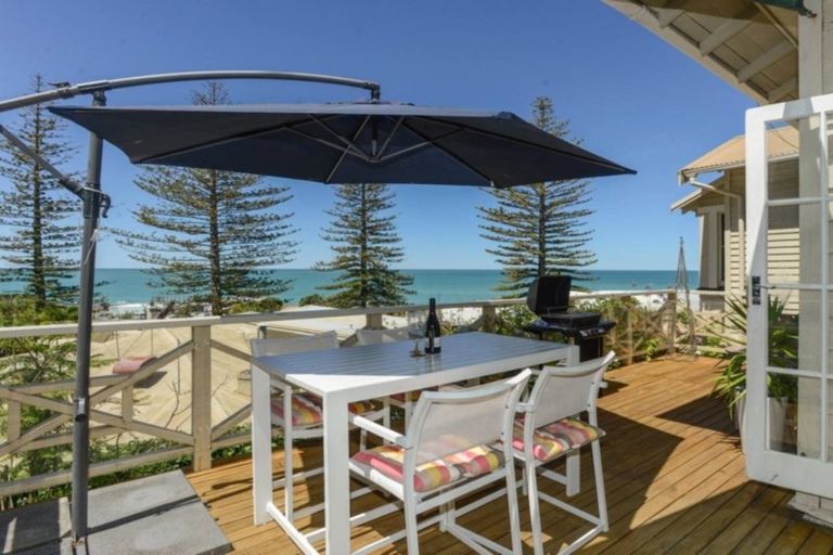 Photo of property in 6 Seaview Terrace, Bluff Hill, Napier, 4110