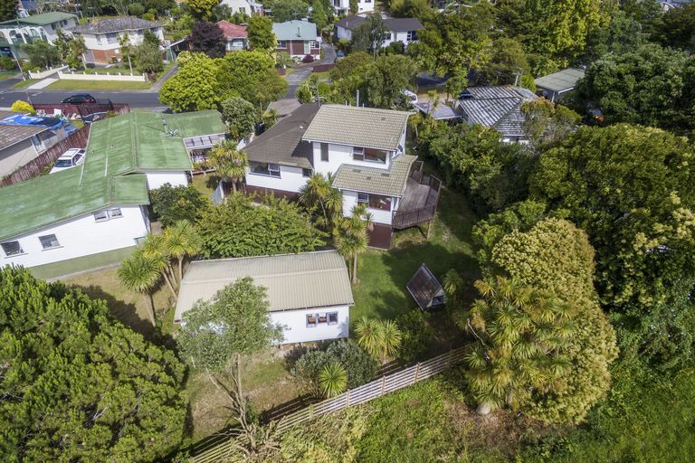 Photo of property in 20 Finlow Drive, Te Atatu South, Auckland, 0610